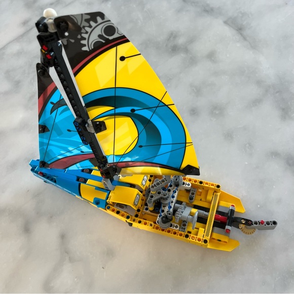 LEGO Technic Racing Yacht. 8-14 years - Picture 5 of 6